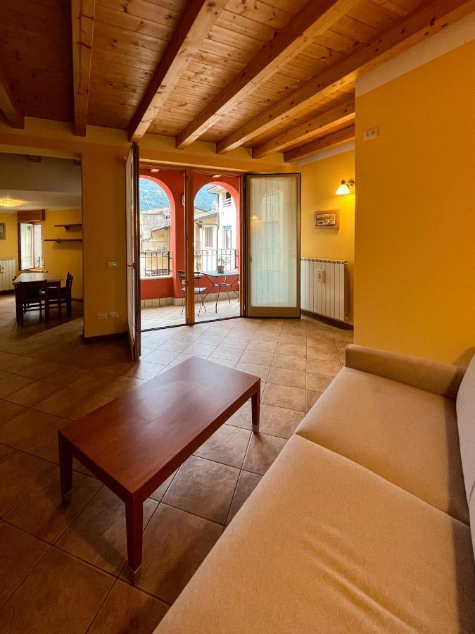 Casa Vacanze Al Lago P2 Monasterolo del Castello Ngoại thất bức ảnh