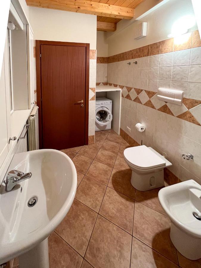 Casa Vacanze Al Lago P2 Monasterolo del Castello Ngoại thất bức ảnh